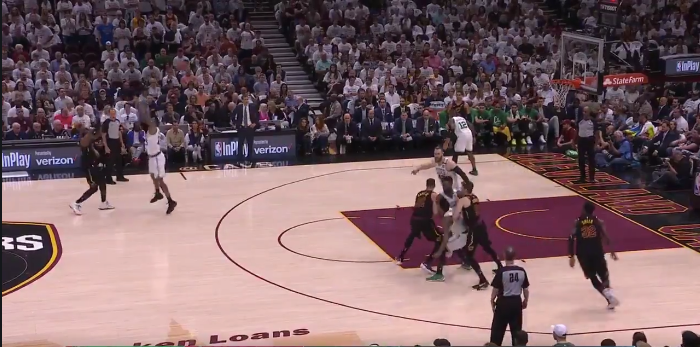 WATCH: LeBron James hits Jeff Green for incredible alley oop WATCH: LeBron James hits Jeff Green for incredible alley oop