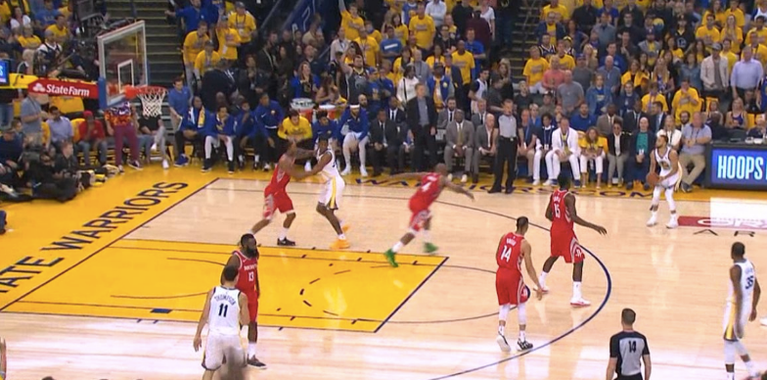 WATCH: Stephen Curry hits long bomb to tie game for Warriors WATCH: Stephen Curry hits long bomb to tie game for Warriors